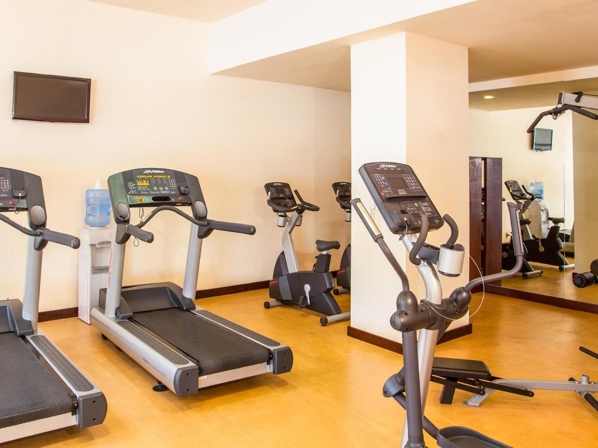 Hotel Opus Grand Toluca Aeropuerto Екстериор снимка
